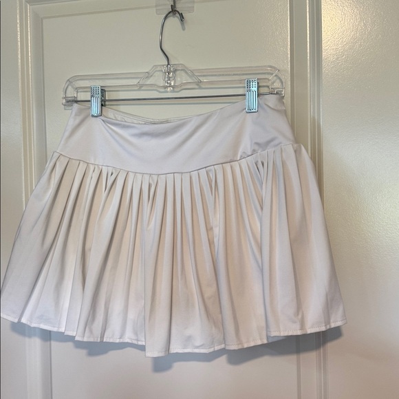 LAURA ASHLEY Bright White Pleated Overlay Skort - Picture 10 of 10